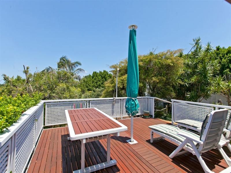 64 ALKOOMIE Street, Wynnum QLD 4178