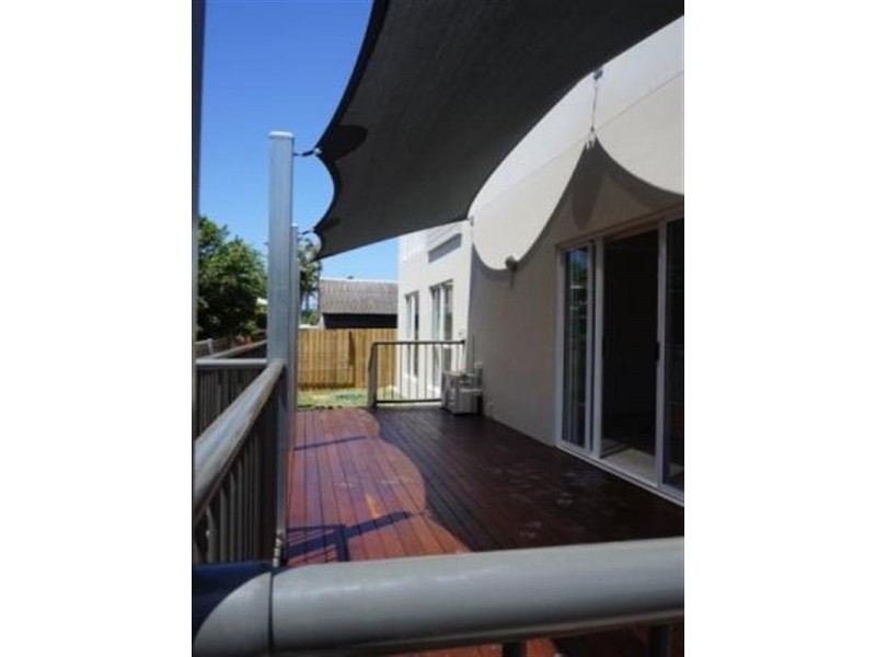 1/52 Dibar Street, Wynnum QLD 4178