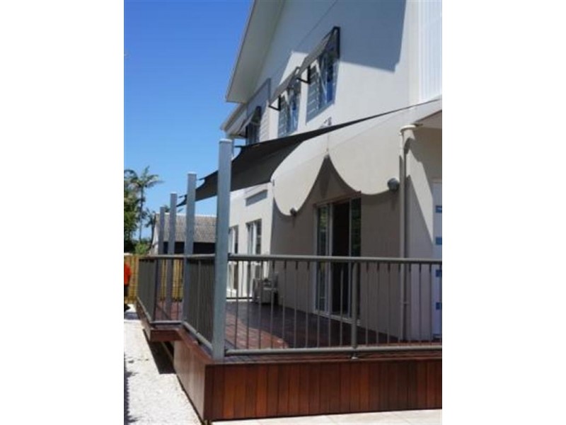 1/52 Dibar Street, Wynnum QLD 4178