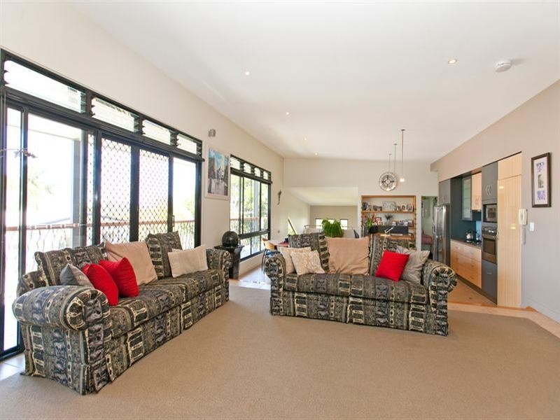 9 Outram Street, Lota QLD 4179