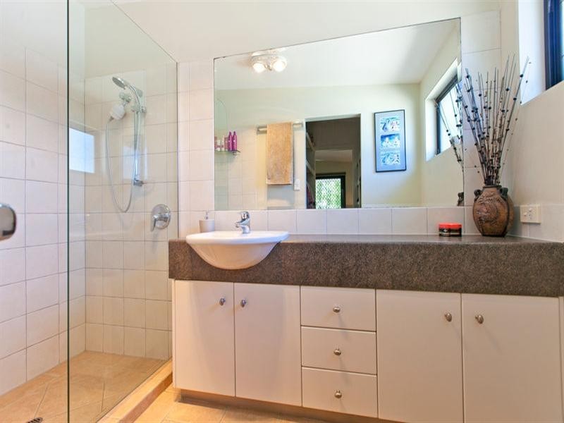 9 Outram Street, Lota QLD 4179