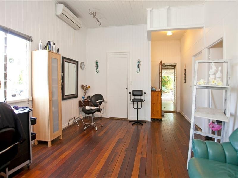 737 Esplanade, Lota QLD 4179