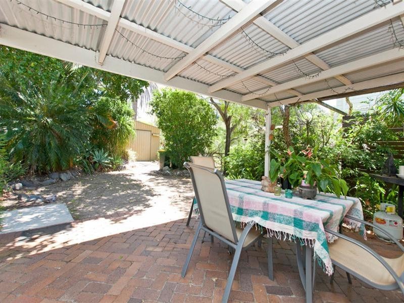 737 Esplanade, Lota QLD 4179