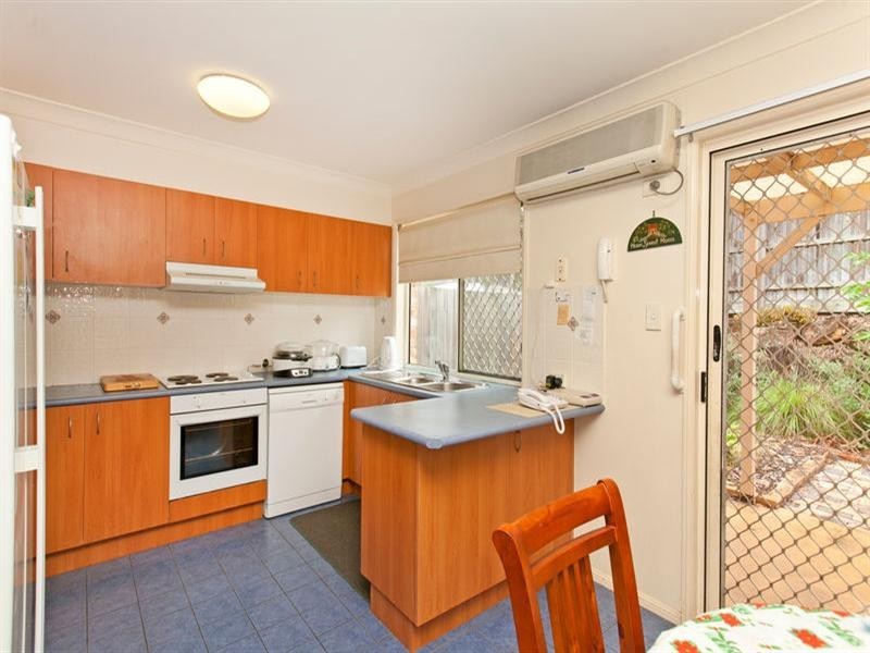 24/27 Camille Court, Wynnum West QLD 4178