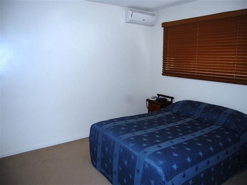 1/8 Barradine Street, Greenslopes QLD 4120