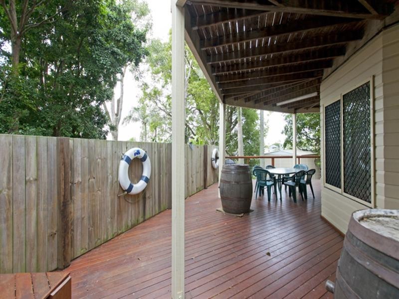 61 Gordon Parade, Manly QLD 4179