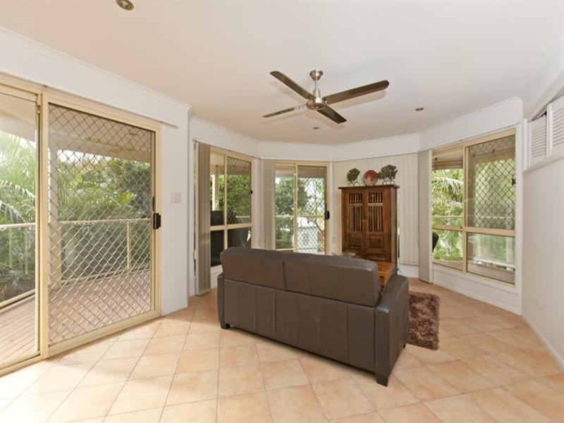 61 Gordon Parade, Manly QLD 4179