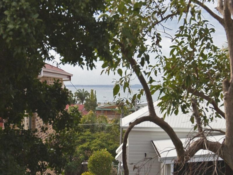 61 Gordon Parade, Manly QLD 4179