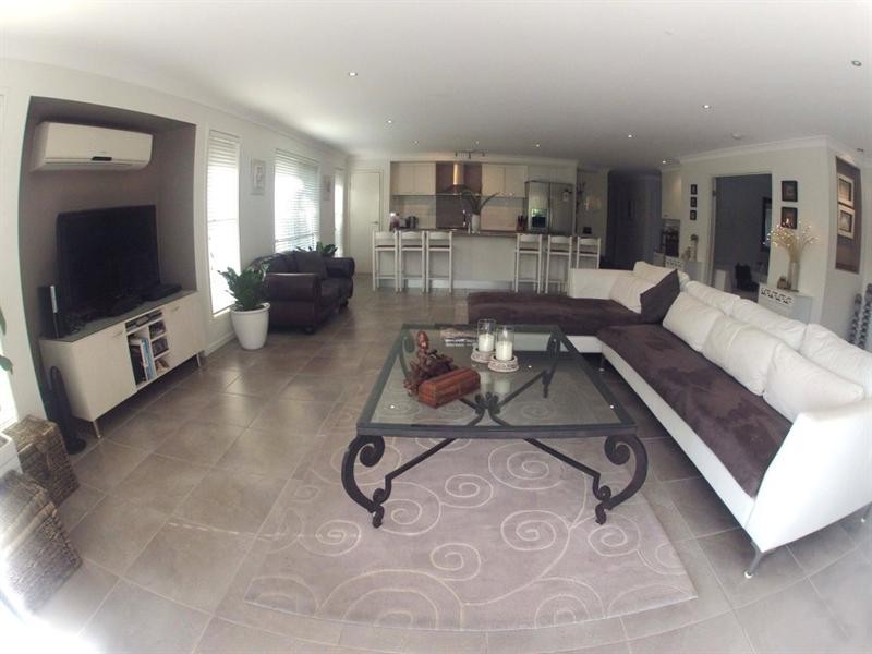 55 Rymera Crescent, Gumdale QLD 4154