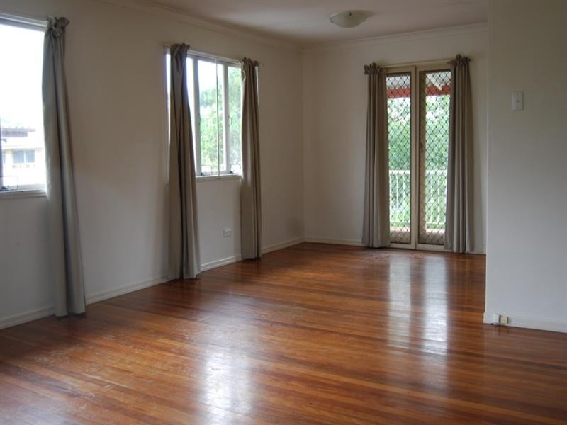 6 Ogilvie Street, Wynnum QLD 4178