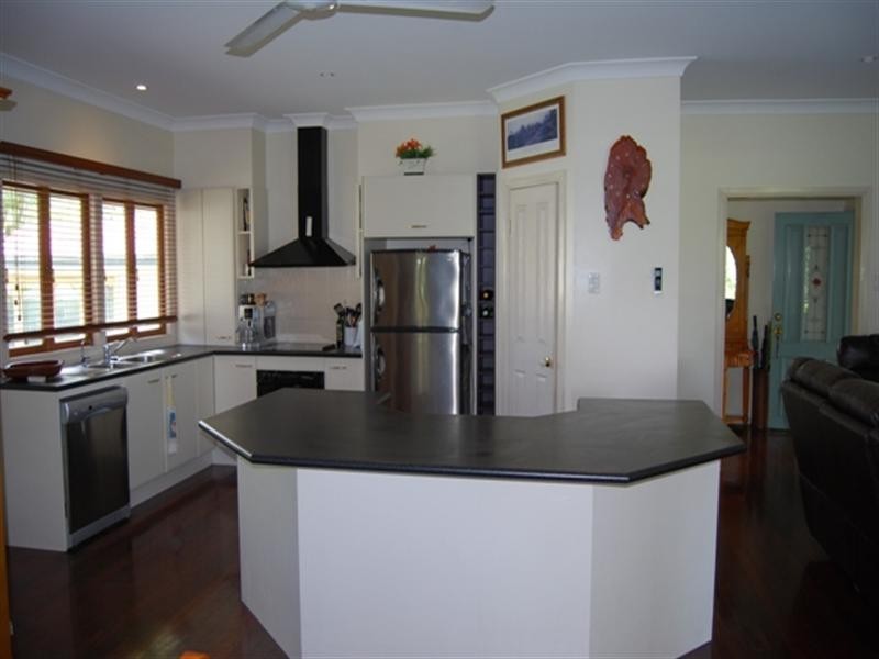 2155 Wynnum Road, Wynnum QLD 4178