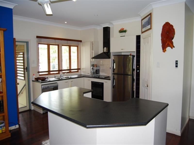 2155 Wynnum Road, Wynnum QLD 4178