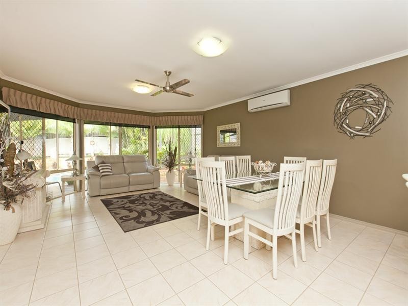 26 Springall Place, Wakerley QLD 4154