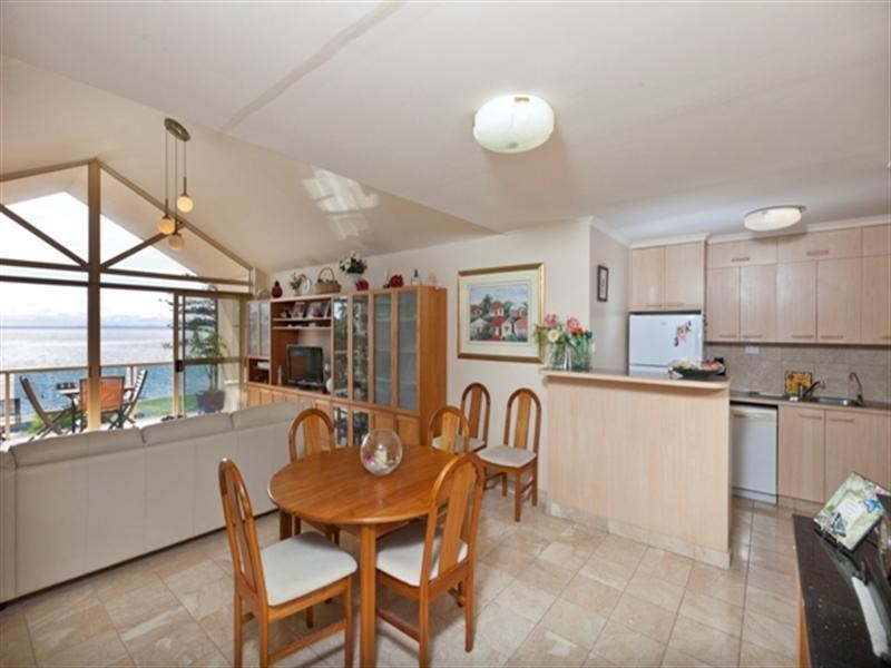 8/65 Waterloo Esplanade, Wynnum QLD 4178