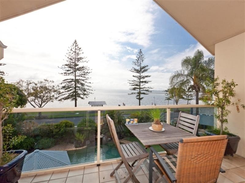 8/65 Waterloo Esplanade, Wynnum QLD 4178