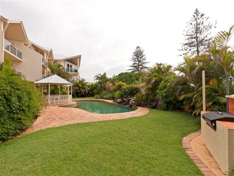 8/65 Waterloo Esplanade, Wynnum QLD 4178