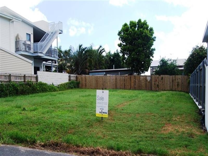 3 Petersen Street, Wynnum QLD 4178