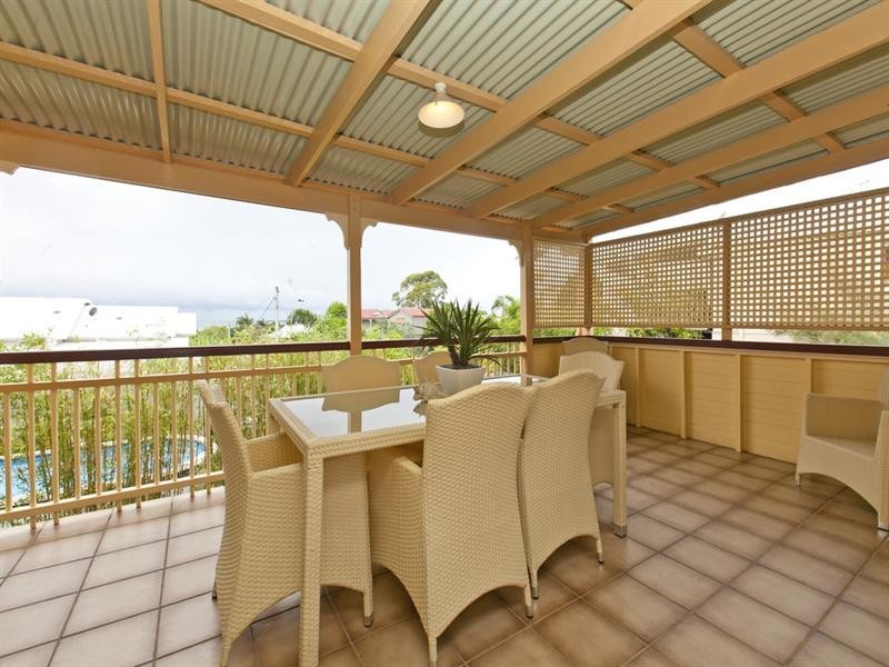 1 Akonna Street, Wynnum QLD 4178