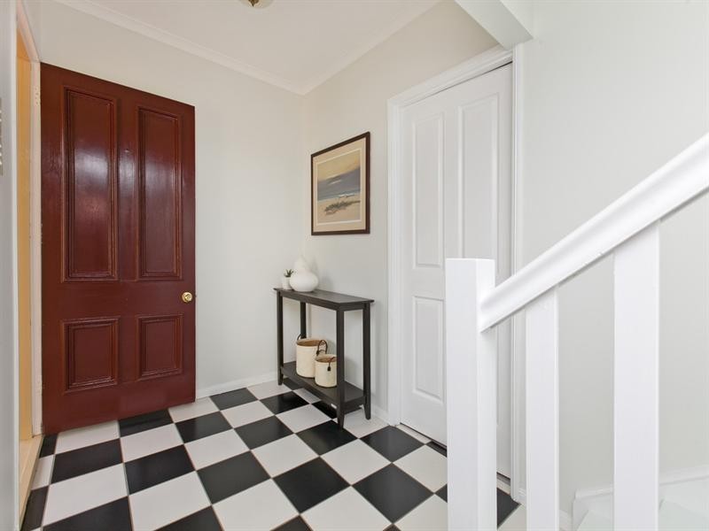 1 Akonna Street, Wynnum QLD 4178