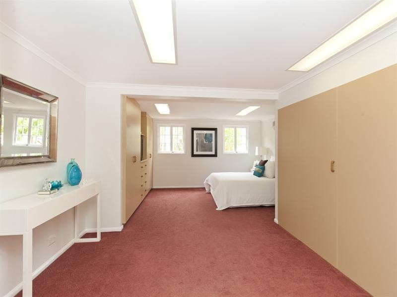 1 Akonna Street, Wynnum QLD 4178