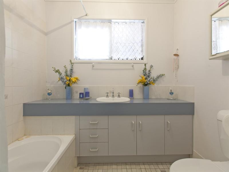 41 Bernays Road, Wynnum West QLD 4178