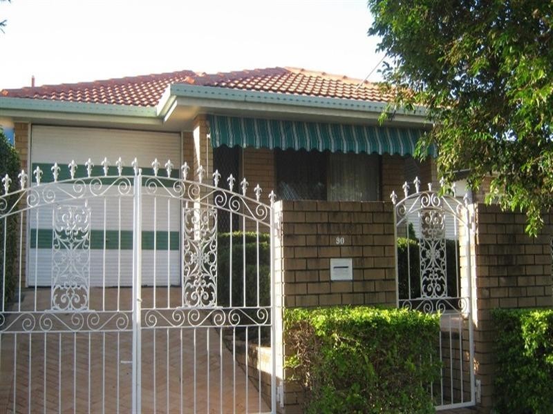 90 Pine Street, Wynnum QLD 4178