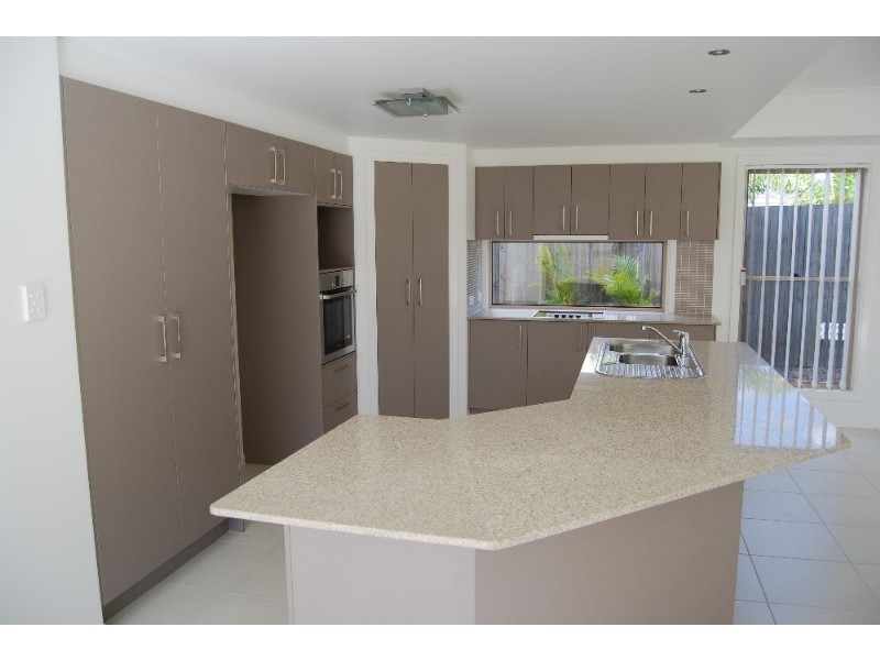 58 Yarra Road, Wakerley QLD 4154