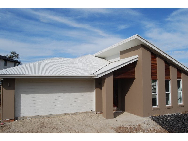 96 Rowland Avenue, Wakerley QLD 4154