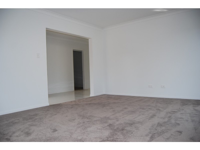 96 Rowland Avenue, Wakerley QLD 4154