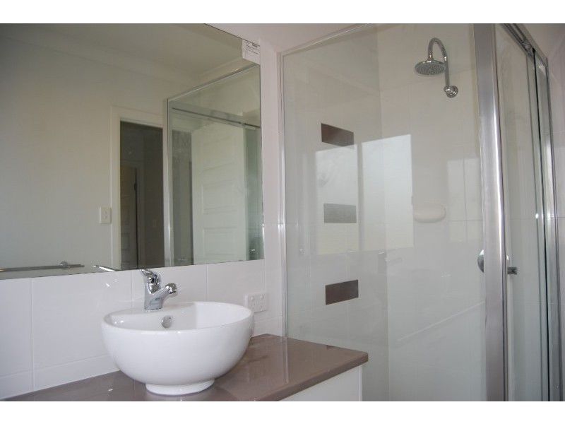 96 Rowland Avenue, Wakerley QLD 4154