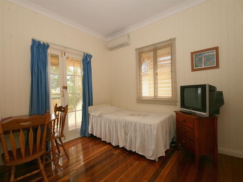 22 Edith Street, Wynnum QLD 4178