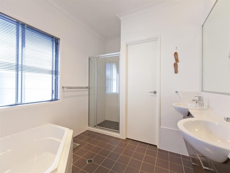 39 Outram Street, Lota QLD 4179