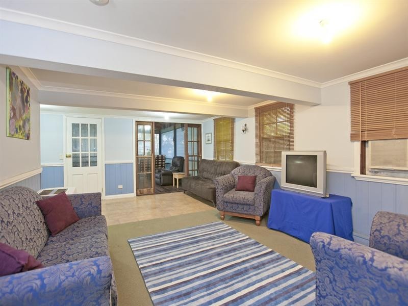 93 Pine Street, Wynnum QLD 4178