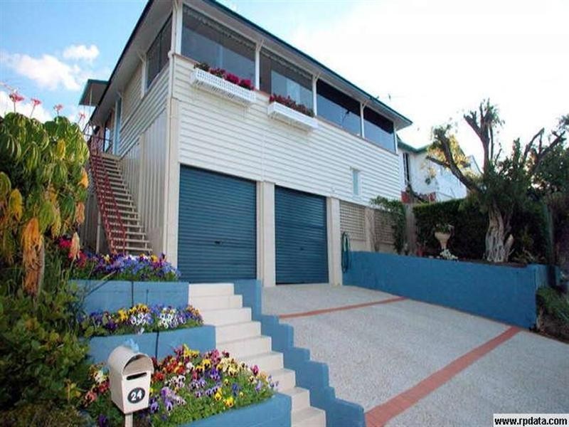 24 Benalla Street, Manly QLD 4179