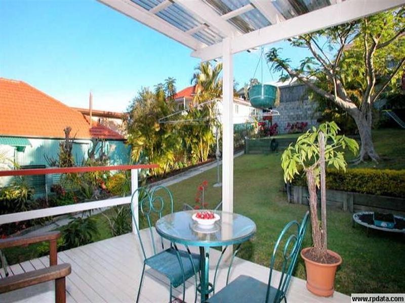 24 Benalla Street, Manly QLD 4179