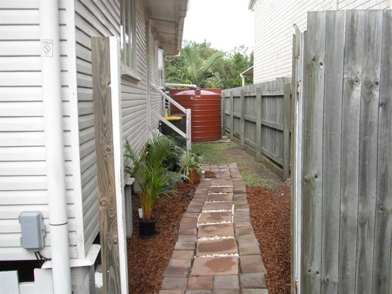 100 Sandy Camp Road, Wynnum West QLD 4178