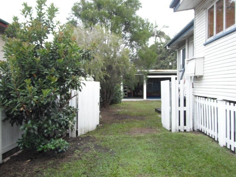 100 Sandy Camp Road, Wynnum West QLD 4178