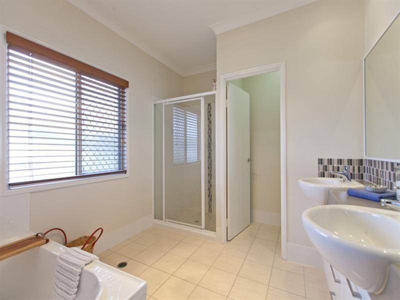 29 Davidson Street, Wynnum QLD 4178