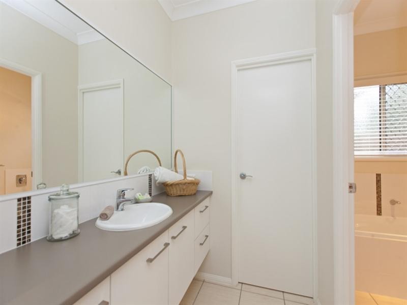 29 Davidson Street, Wynnum QLD 4178
