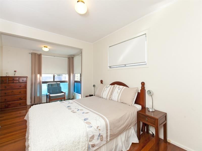 10 Sorrento Street, Wynnum West QLD 4178