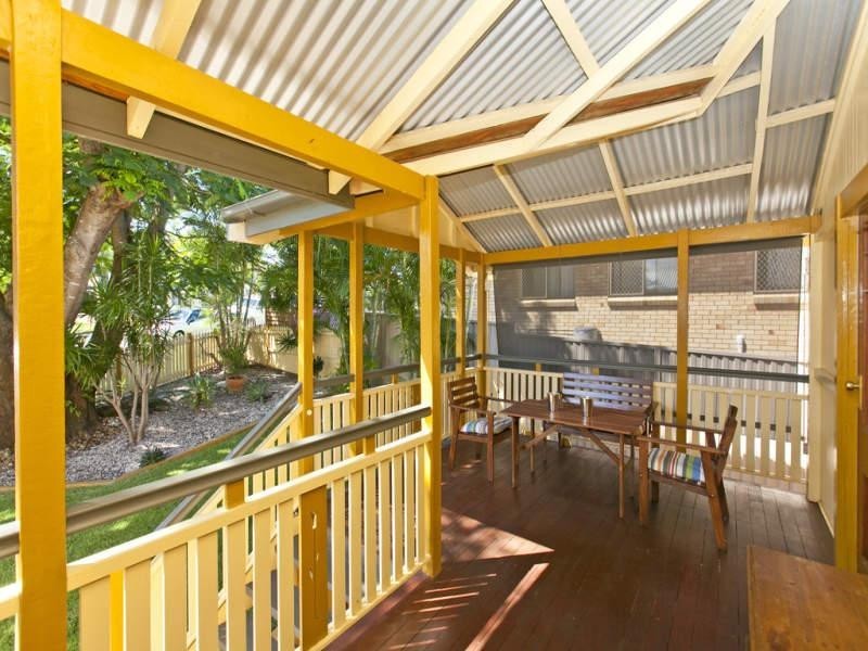 18 Roseberry Parade, Wynnum QLD 4178