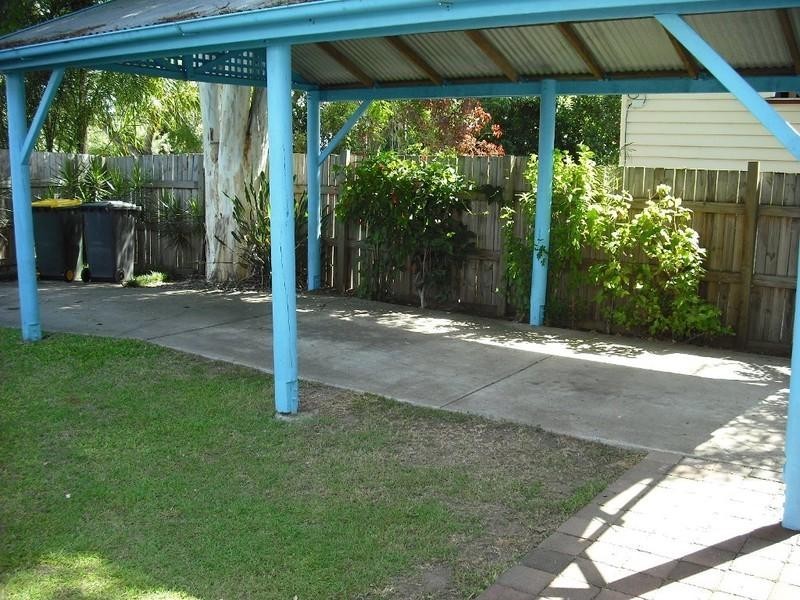 63 Blackwood Road, Manly West QLD 4179