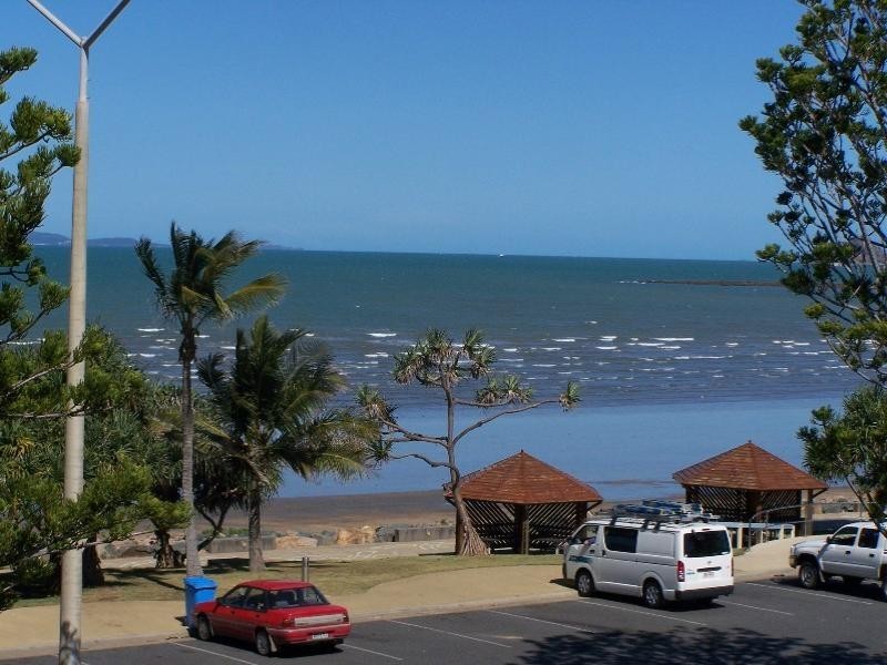 8/10 Anzac Parade, Yeppoon QLD 4703