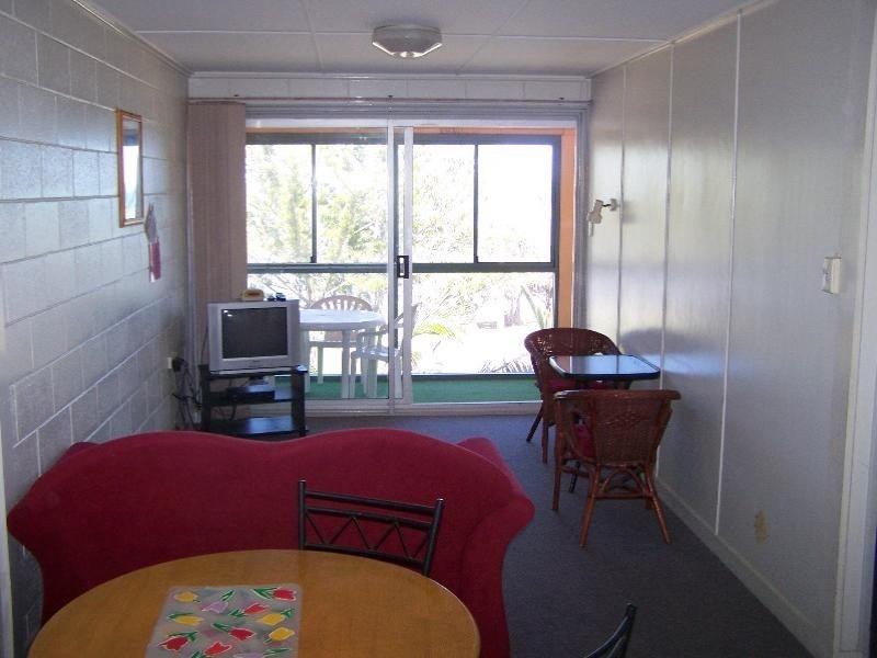 8/10 Anzac Parade, Yeppoon QLD 4703