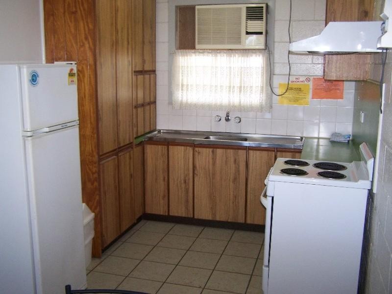 8/10 Anzac Parade, Yeppoon QLD 4703