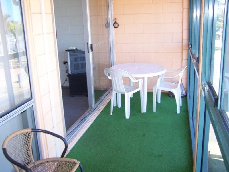 8/10 Anzac Parade, Yeppoon QLD 4703