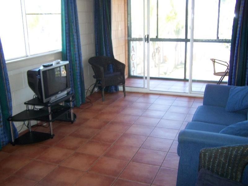 9/10 Anzac Parade, Yeppoon QLD 4703