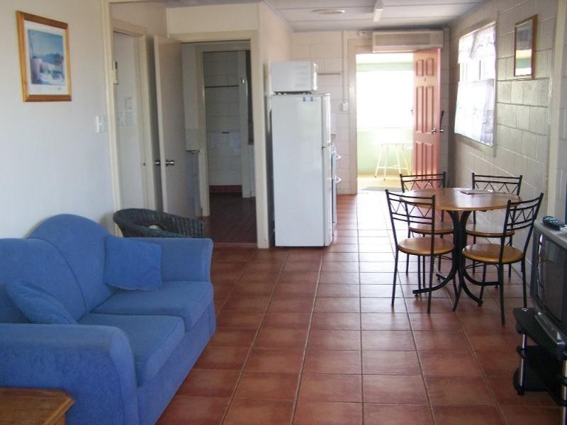 9/10 Anzac Parade, Yeppoon QLD 4703