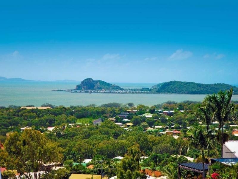 51 Poinciana Avenue, Yeppoon QLD 4703