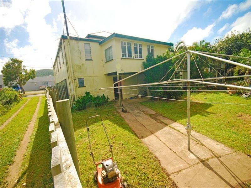 76 – 80 Queen Street, Yeppoon QLD 4703